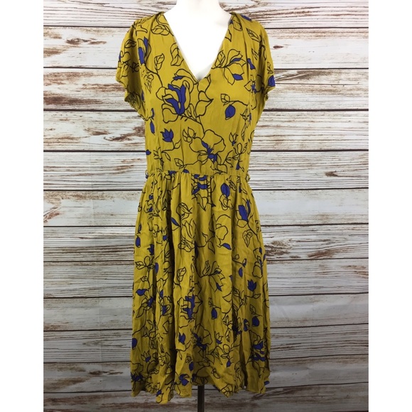 Zara Dresses & Skirts - Zara Floral Short Sleeve Midi Dress